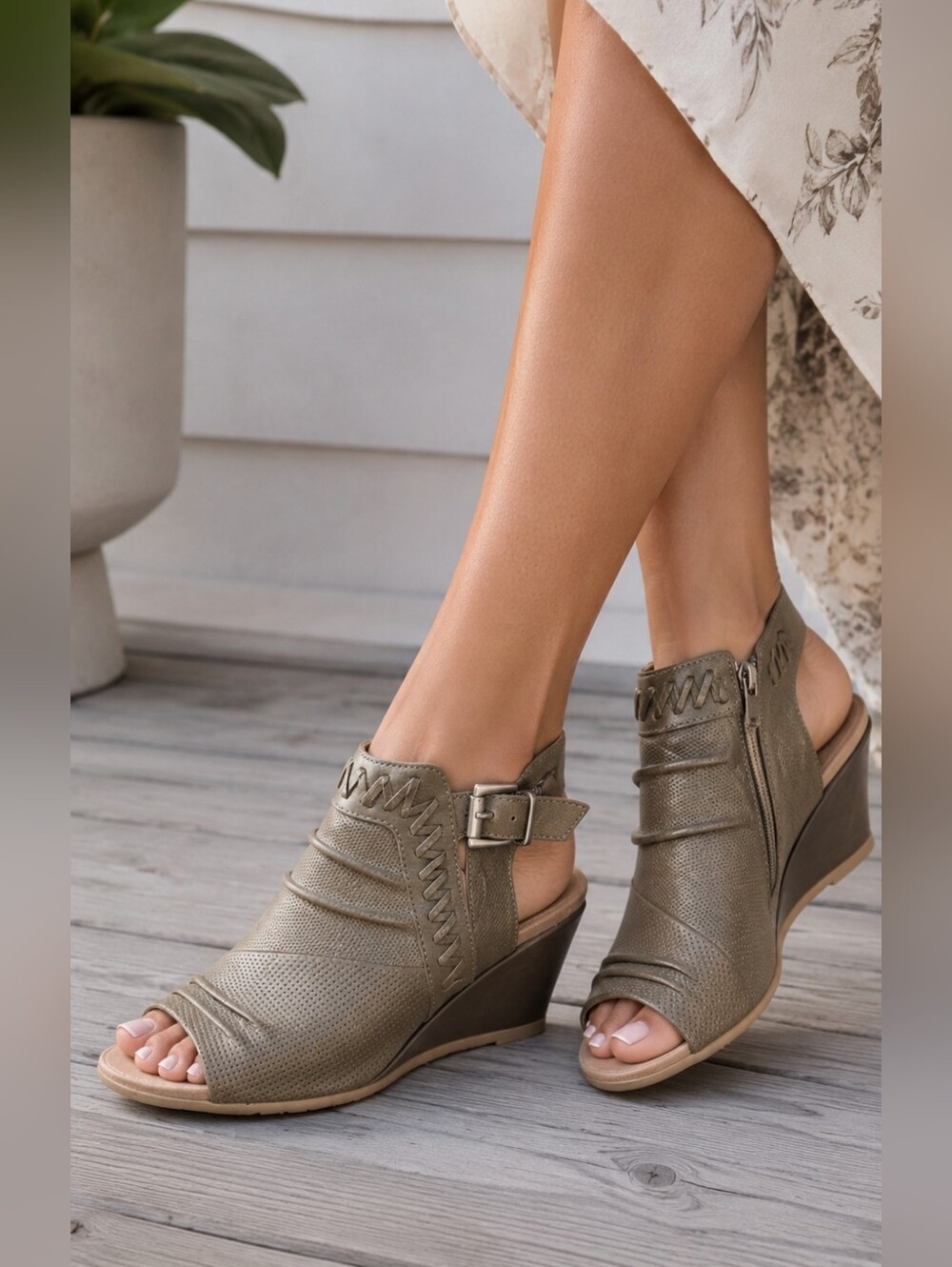Earth Tan Leather Peep Toe Wedge Sandals Women's 7 Ankle Strap Comfort Shoes